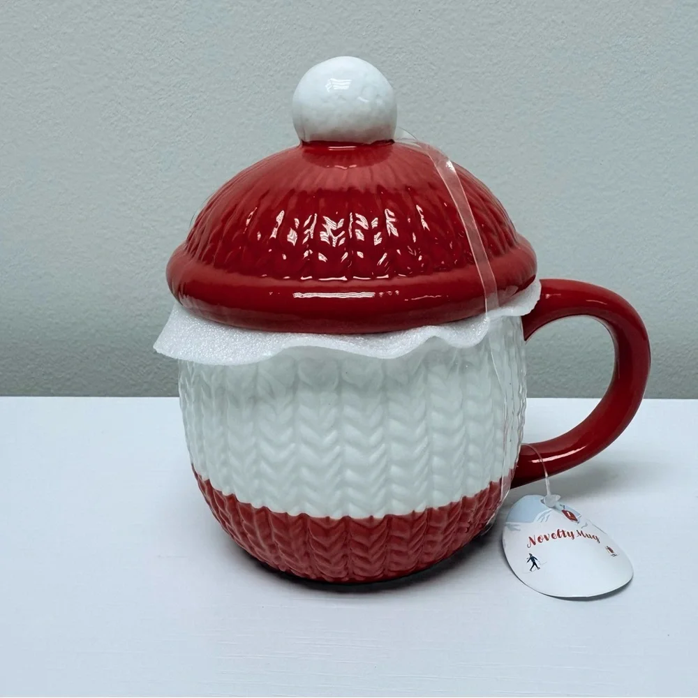 Target Bullseye Playground Christmas 2025 red white Knit Pom Pom Hat Mug w/ Lid